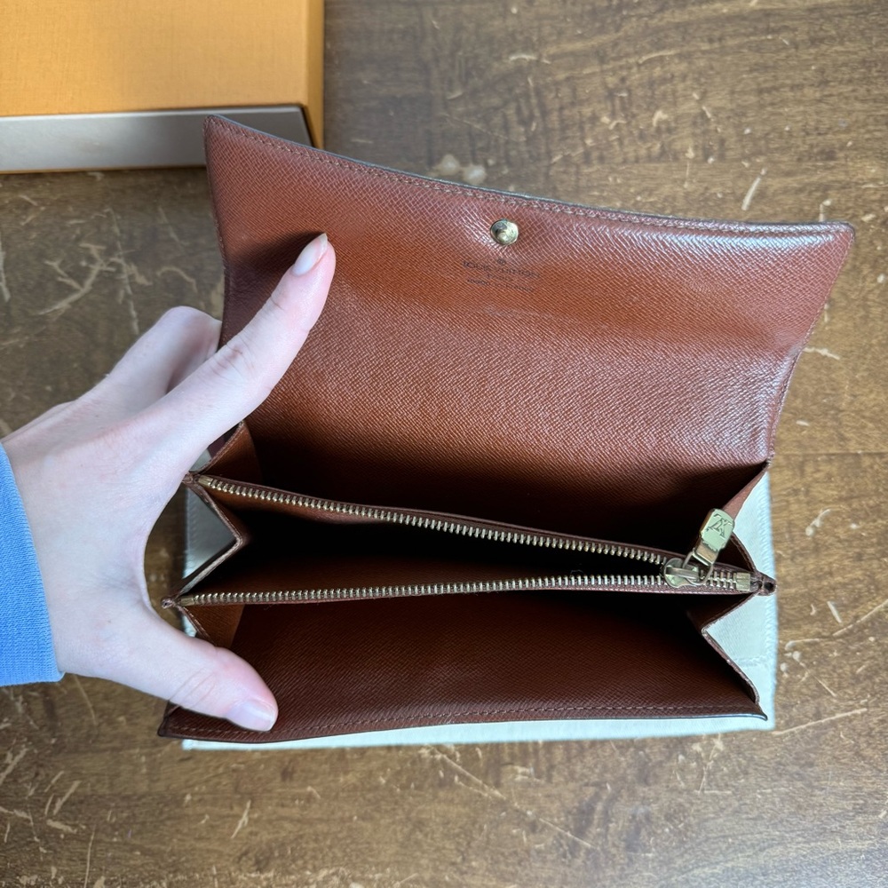 Louis Vuitton Monogram Coated Canvas
Wallet - Picture 10 of 13
